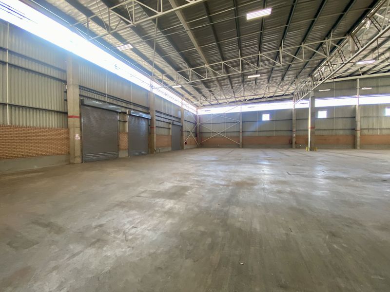 Brand-New AAA-Grade Warehouse to Let in Twenty One Industrial Estate - Photo 6