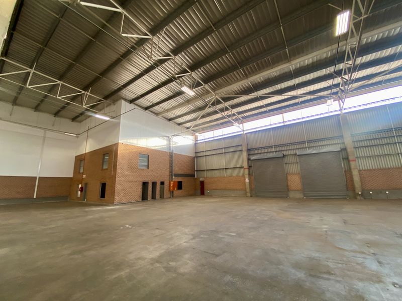 Brand-New AAA-Grade Warehouse to Let in Twenty One Industrial Estate - Photo 7