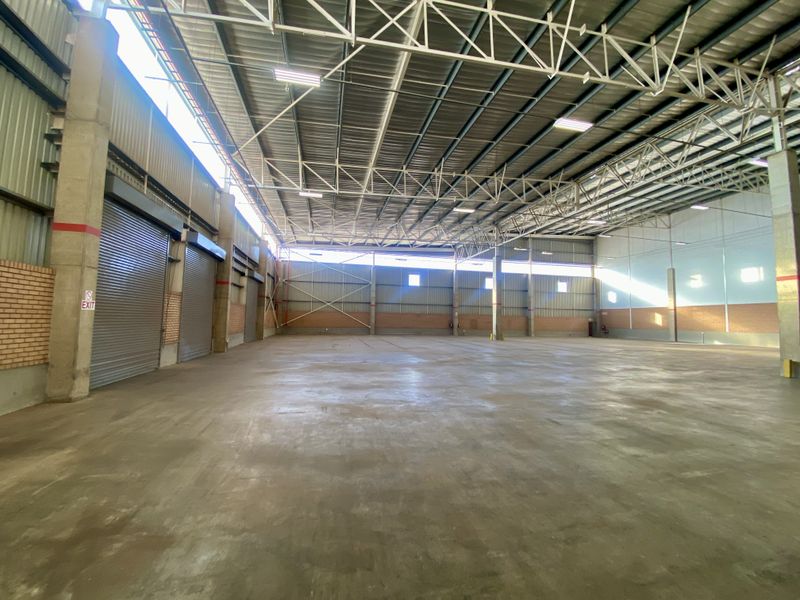 Brand-New AAA-Grade Warehouse to Let in Twenty One Industrial Estate - Photo 8