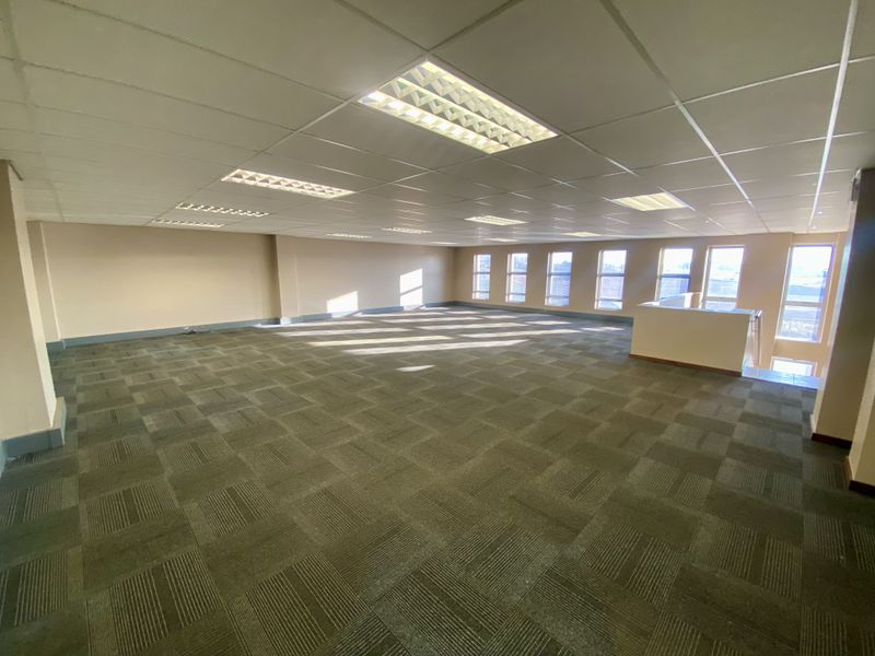 Brand-New AAA-Grade Warehouse to Let in Twenty One Industrial Estate - Photo 10