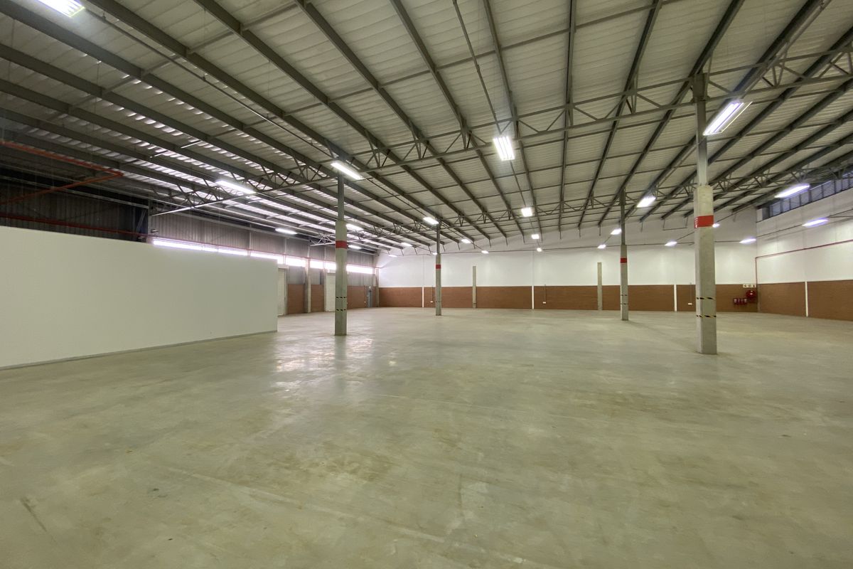 Prime Industrial Space To Let in Twenty-One Industrial Estate - Photo 3