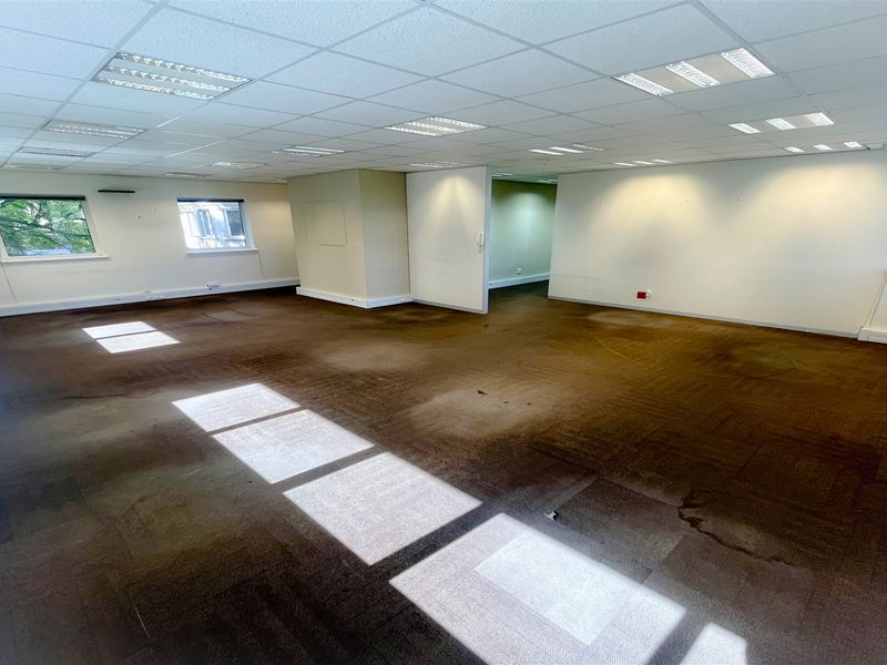 265m2 Premium Office Space in Houghton Estate – 39 West Street - Photo 7