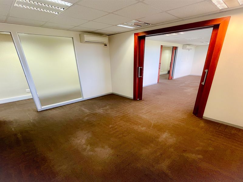 265m2 Premium Office Space in Houghton Estate – 39 West Street - Photo 5
