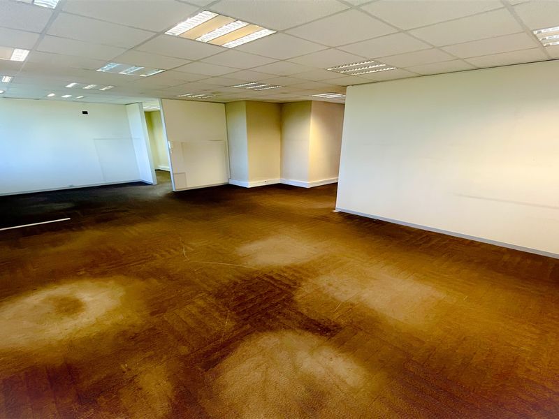 265m2 Premium Office Space in Houghton Estate – 39 West Street - Photo 3