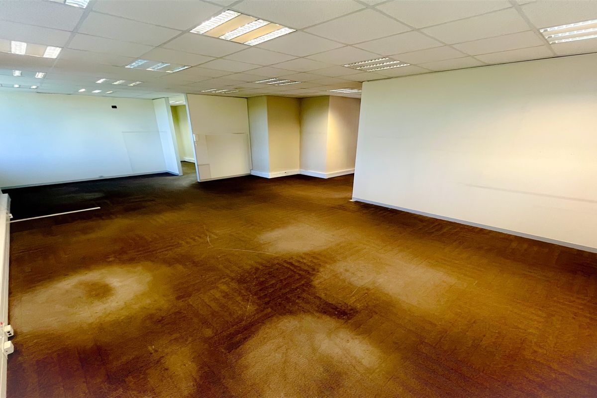 265m2 Premium Office Space in Houghton Estate – 39 West Street - Photo 3