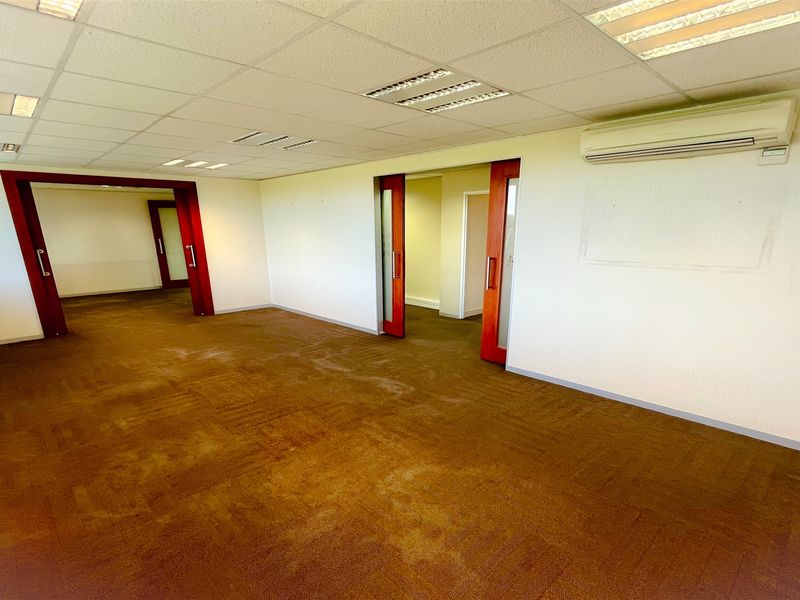 265m2 Premium Office Space in Houghton Estate – 39 West Street - Photo 4
