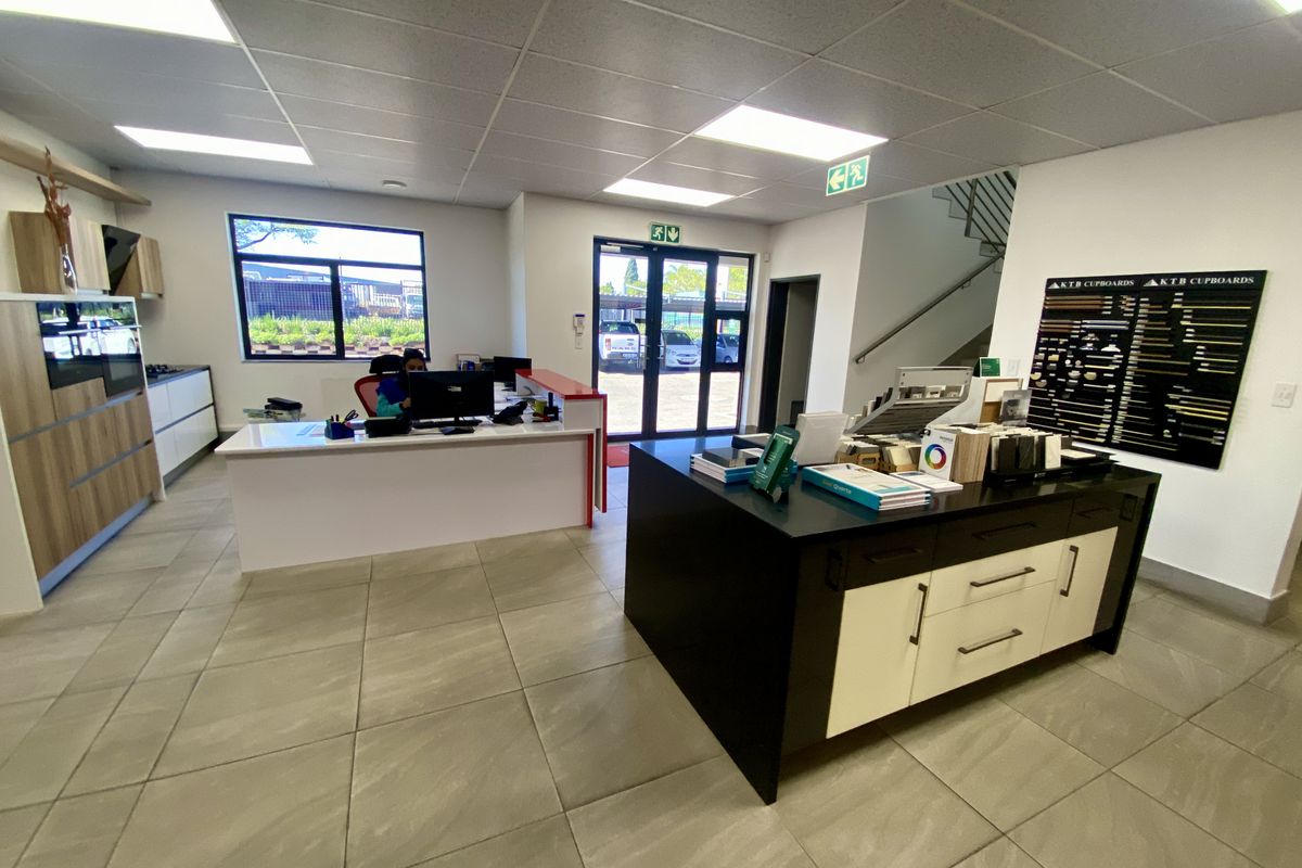 1396m2 Industrial Warehouse To Let in Randjespark - Photo 4
