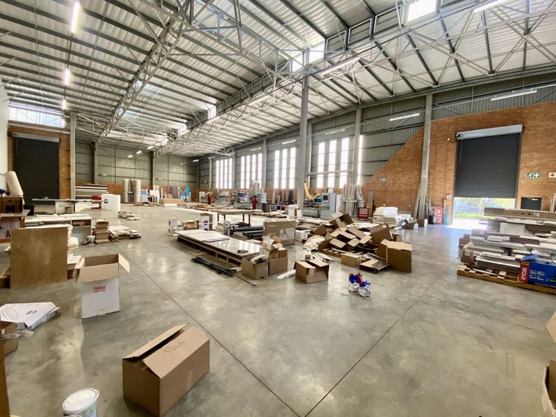 1396m2 Industrial Warehouse To Let in Randjespark - Photo 10