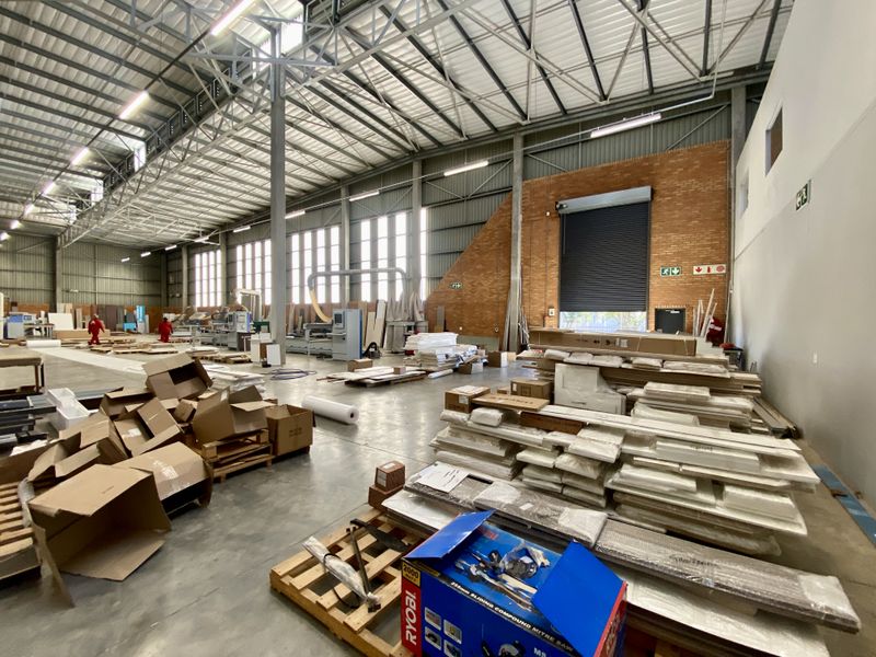 1396m2 Industrial Warehouse To Let in Randjespark - Photo 9