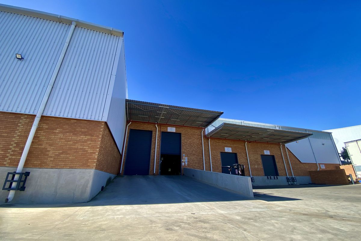 1396m2 Industrial Warehouse To Let in Randjespark - Photo 2