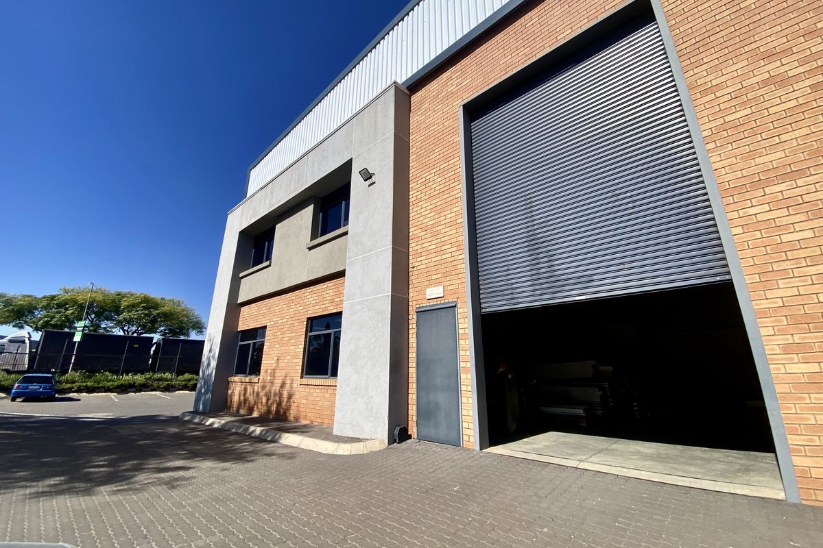 1,818m2 Industrial Warehouse To Let in Randjespark, Midrand - Photo 2