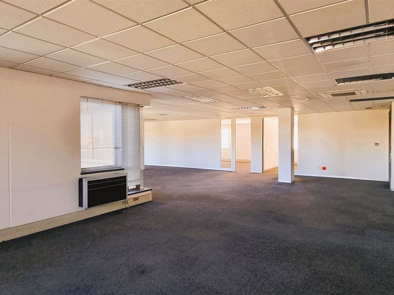 Office Space to let in The Woodlands Office Park - Photo 5