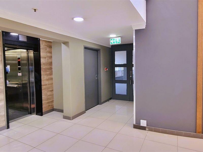 Office Space to let in The Woodlands Office Park - Photo 3