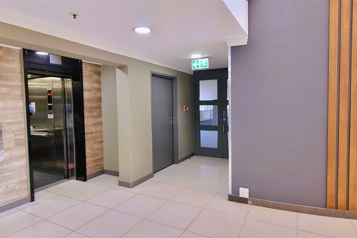 Office Space to let in The Woodlands Office Park - Photo 3