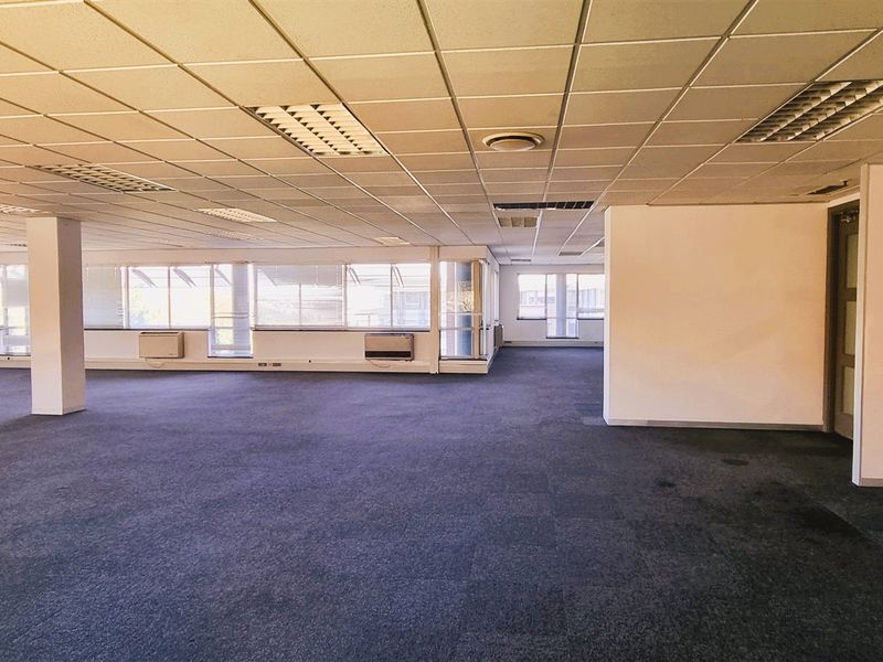 Office Space to let in The Woodlands Office Park - Photo 4