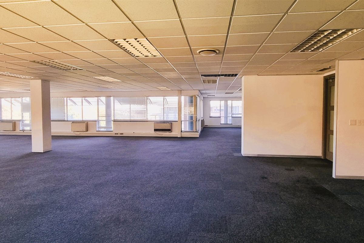 Office Space to let in The Woodlands Office Park - Photo 4