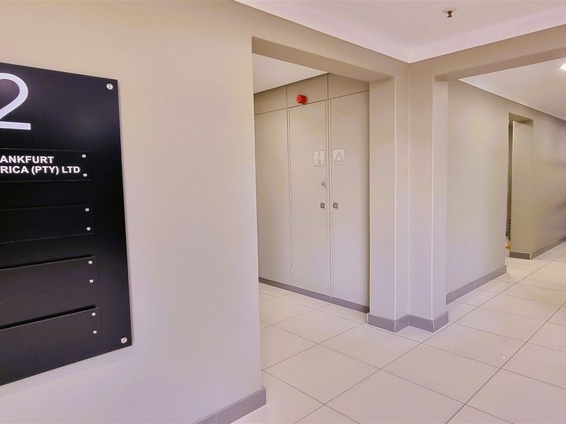 Office Space to let in The Woodlands Office Park - Photo 2
