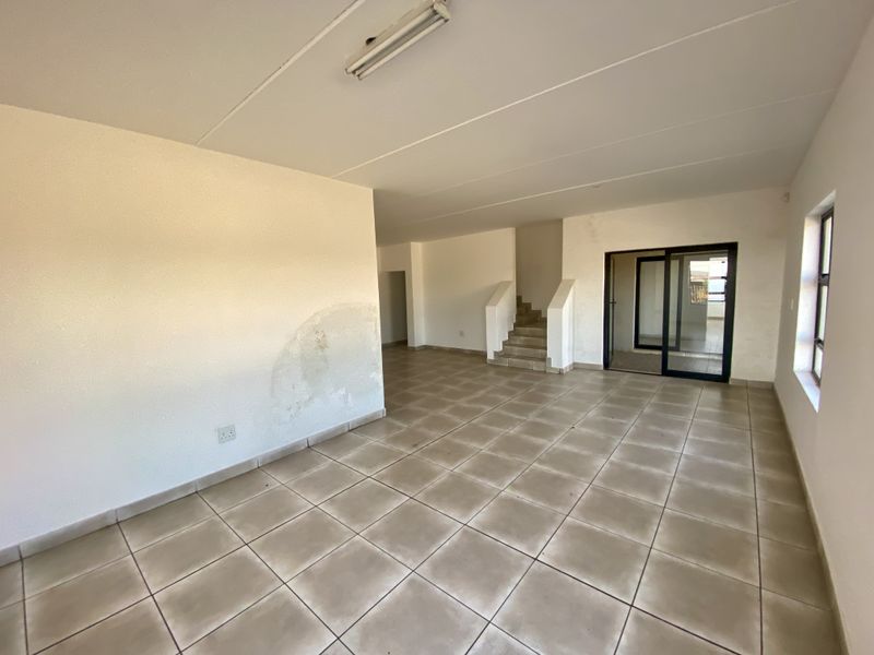 No loadsheading 2,476m2 dual-unit industrial property in Clayville Midrand - Photo 10