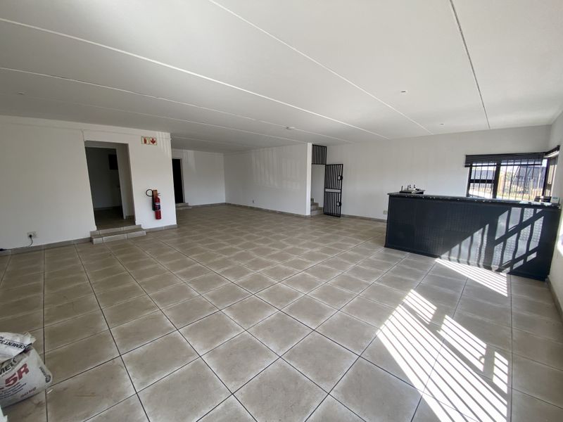 No loadsheading 2,476m2 dual-unit industrial property in Clayville Midrand - Photo 8