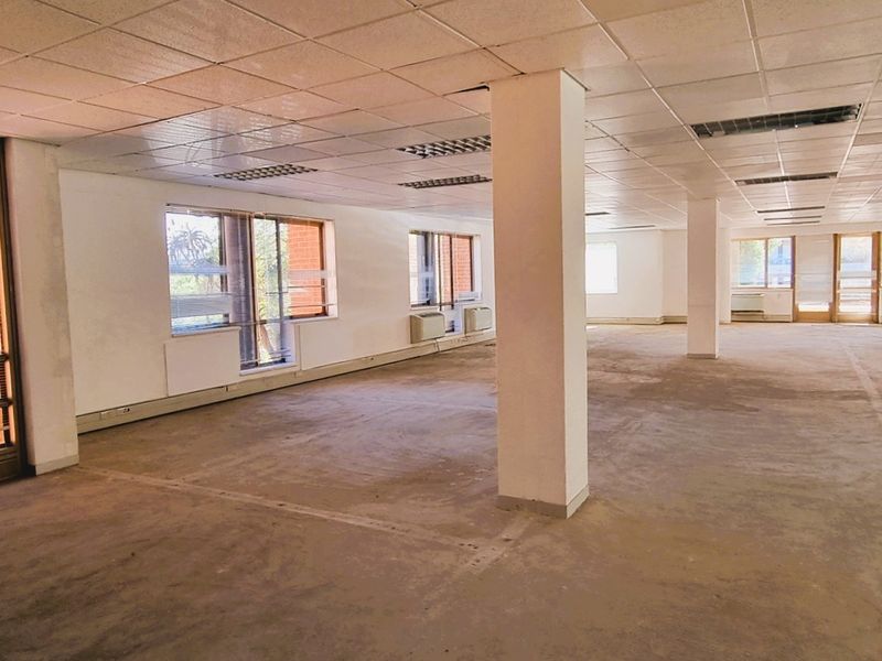 Office space to let in The Woodlands - Photo 3