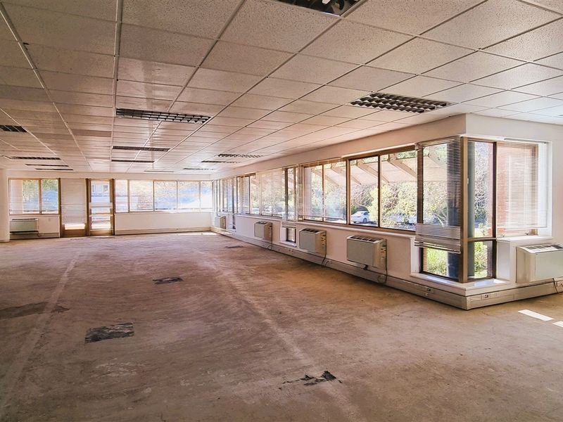 Office space to let in The Woodlands - Photo 5