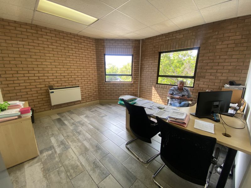 Midrand Warehouse To Let 1,747m2 Secure Standalone with Crane - Photo 7