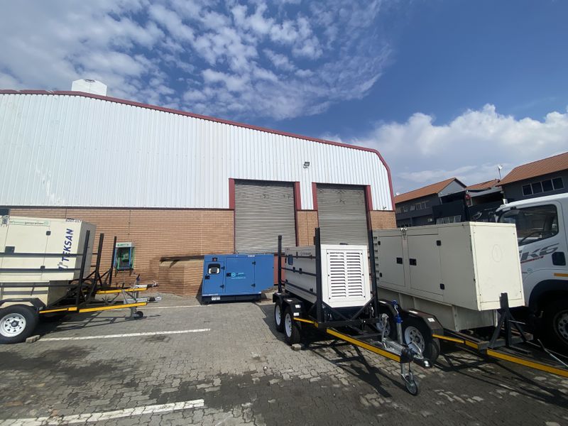 Midrand Warehouse To Let 1,747m2 Secure Standalone with Crane - Photo 3