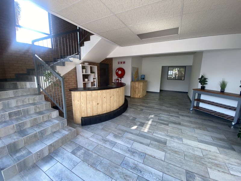 Midrand Warehouse To Let 1,747m2 Secure Standalone with Crane - Photo 5