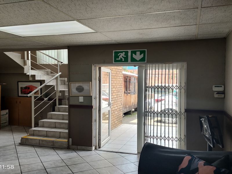2728m2  Warehouse  - TO LEASE - Photo 2