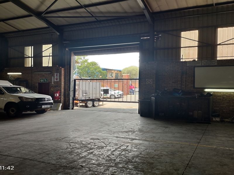 2728m2  Warehouse  - FOR SALE  (or FOR LEASE) - Photo 5
