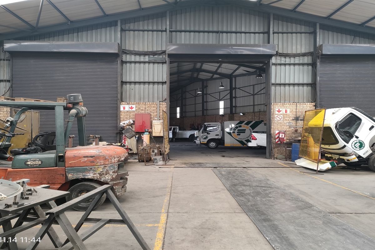 2728m2  Warehouse  - FOR SALE  (or FOR LEASE) - Photo 3
