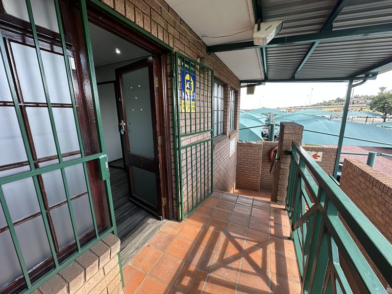 RENT DIRECT FOR EXTRA BENEFITS! Budget-Friendly Offices to Let just off the N1/John Voster - Photo 2