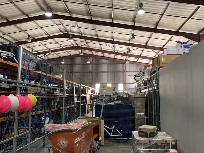 Warehouse to let in Linbro Park - Photo 2