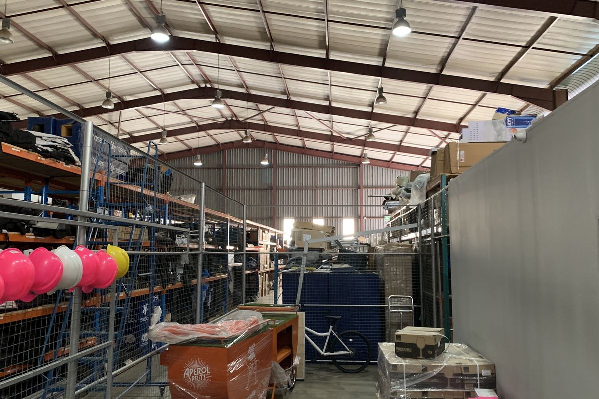 Warehouse to let in Linbro Park - Photo 2