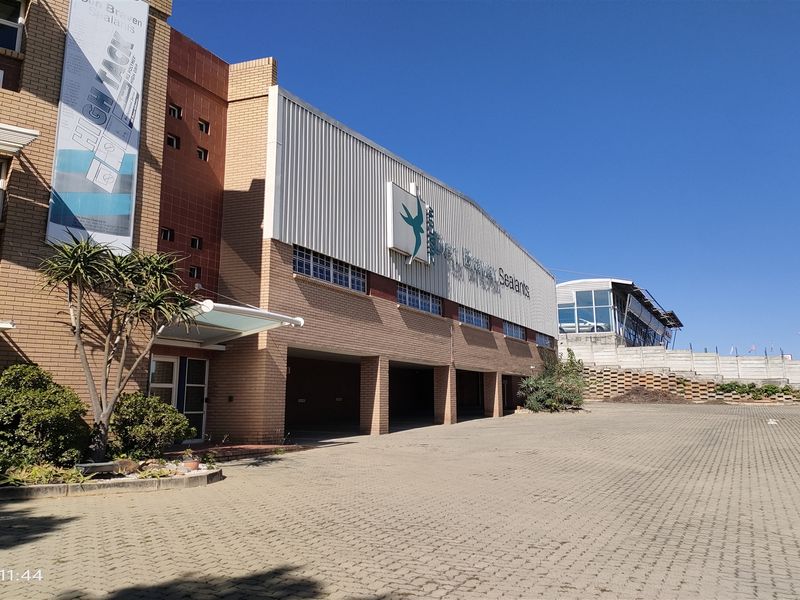 1948m2  Warehouse  - TO LEASE - Photo 2