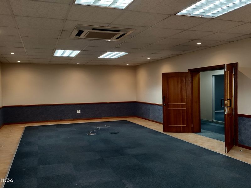 1948m2  Warehouse  - TO LEASE - Photo 6