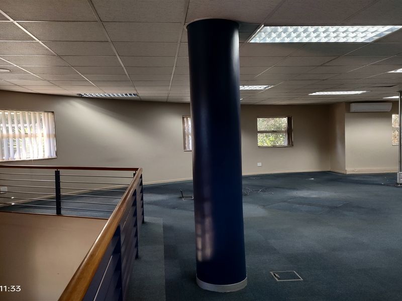 1948m2  Warehouse  - TO LEASE - Photo 10