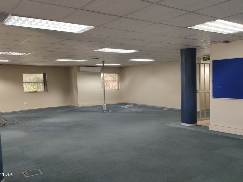 1948m2  Warehouse  - TO LEASE - Photo 9