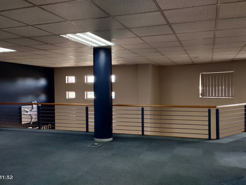 1948m2  Warehouse  - TO LEASE - Photo 8