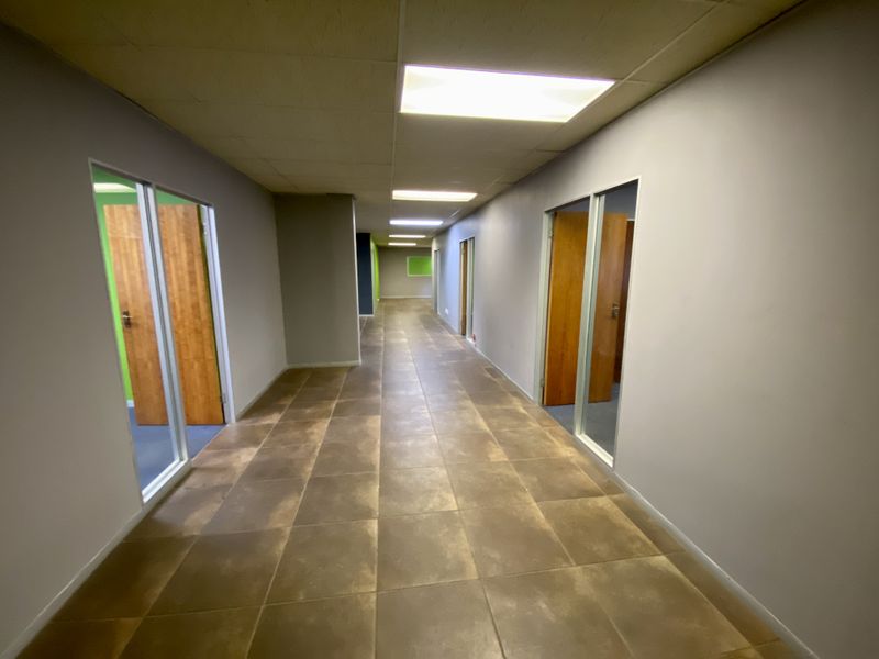 1,841m2 Logistics & Distribution Warehouse To Let in Randjespark, Midrand - Photo 7