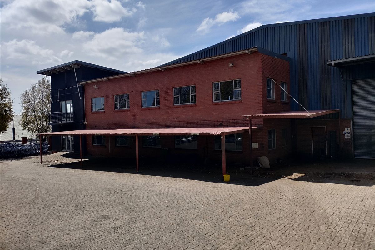 1965m2  Warehouse  - TO LEASE - Photo 3