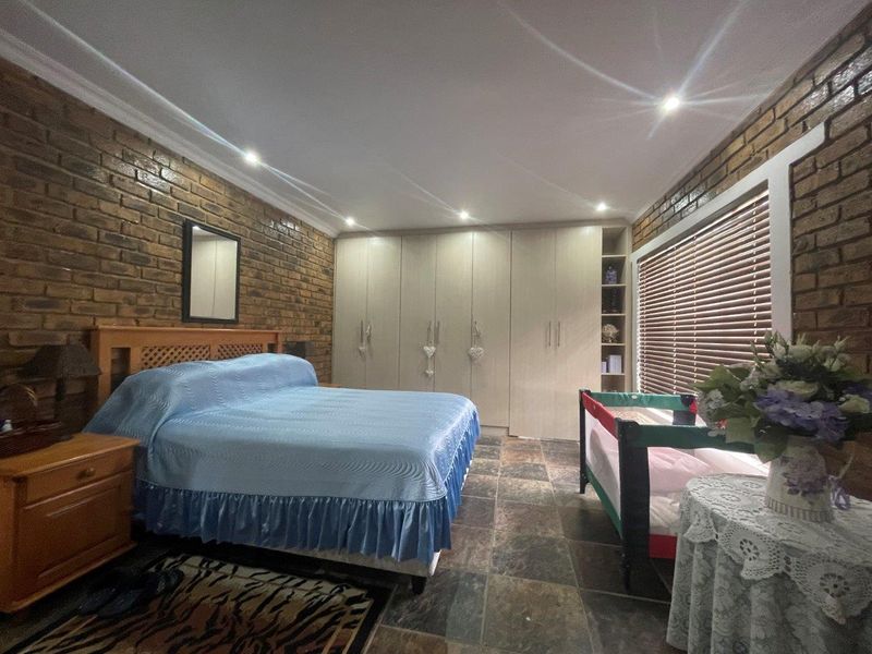 Off-the-Grid Riverside Retreat on the Vaal - Photo 10