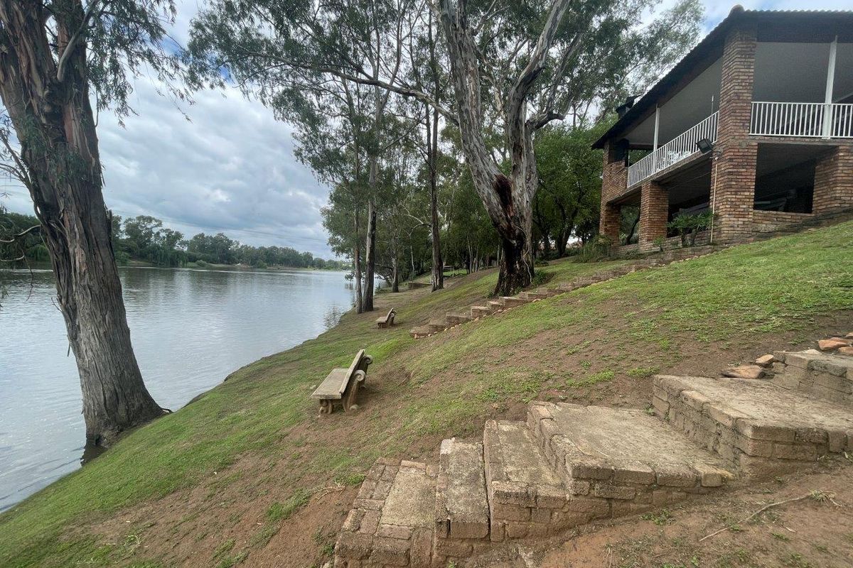 Off-the-Grid Riverside Retreat on the Vaal - Photo 5