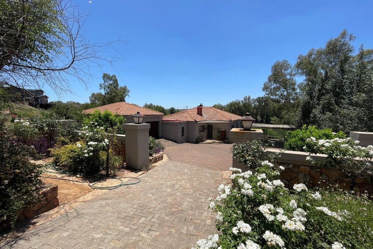Exclusive Off-Grid Riverside Retreat - Photo 2