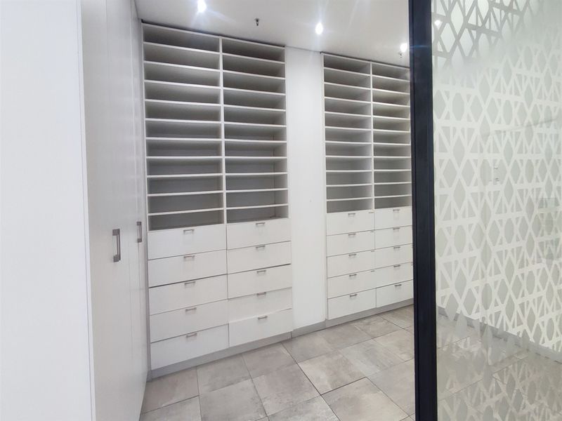 Office space to let in Rosebank - Photo 8