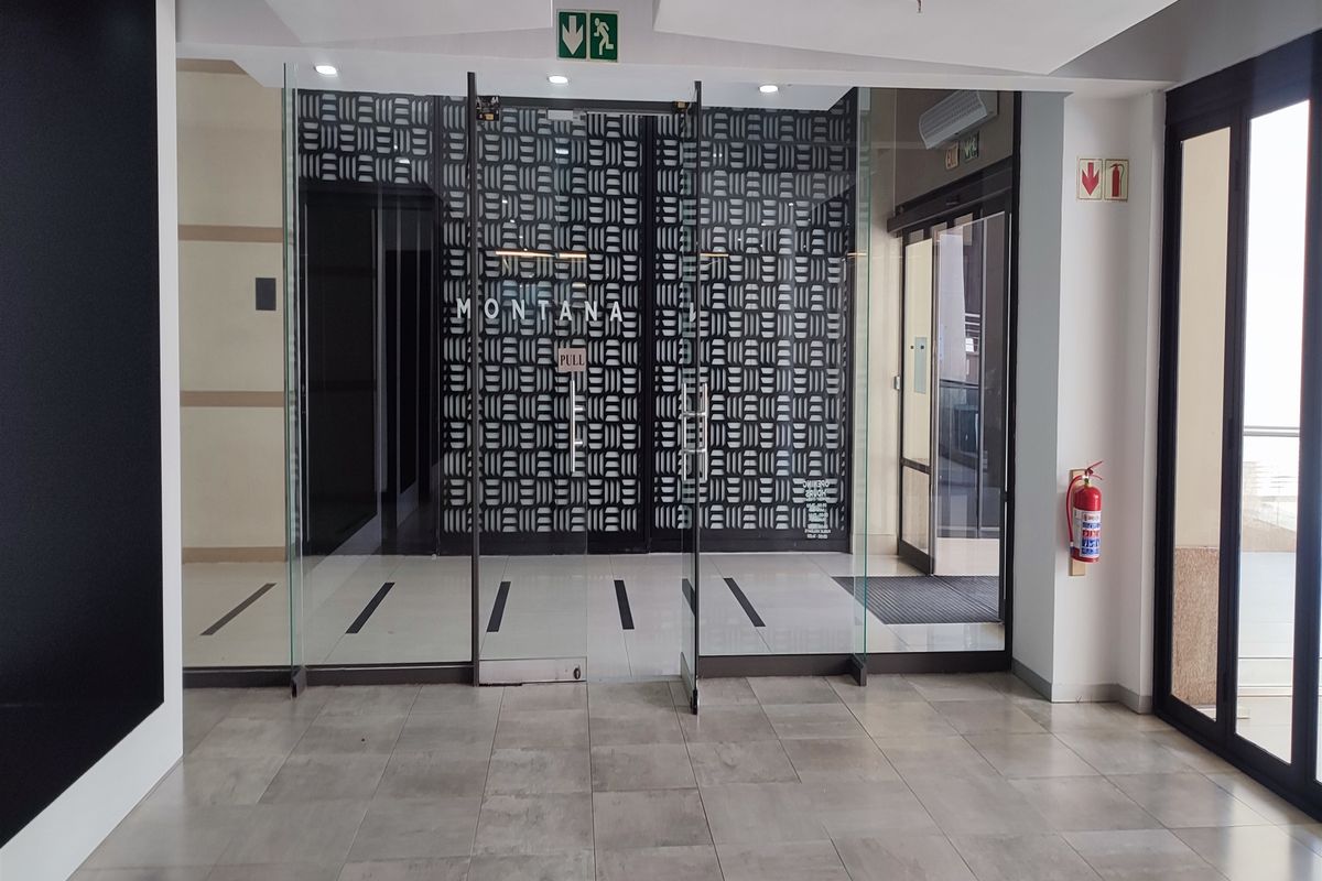 Office space to let in Rosebank - Photo 2