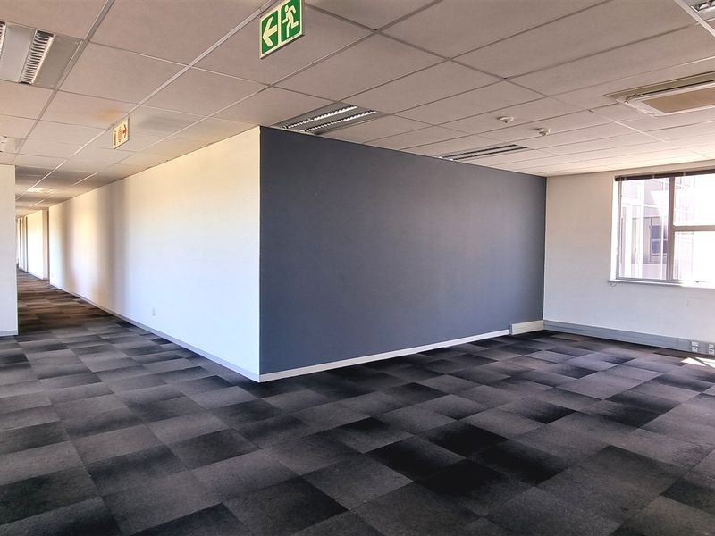 Freestanding Building to let in Woodmead North - Photo 9