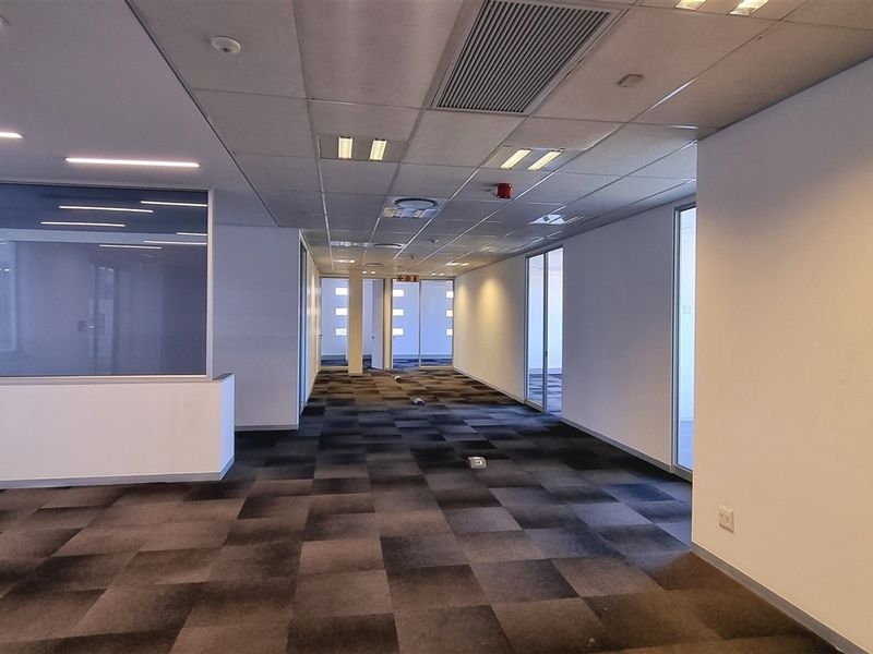 Freestanding Building to let in Woodmead North - Photo 7