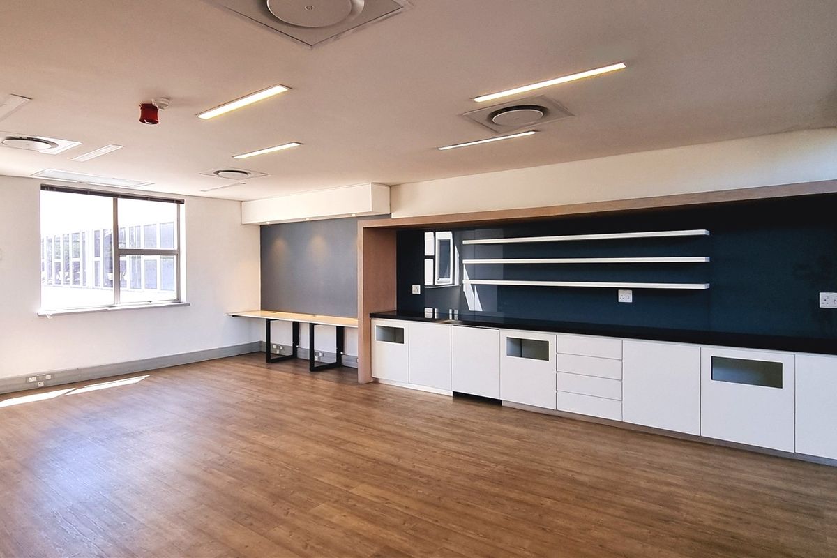 Freestanding Building to let in Woodmead North - Photo 4