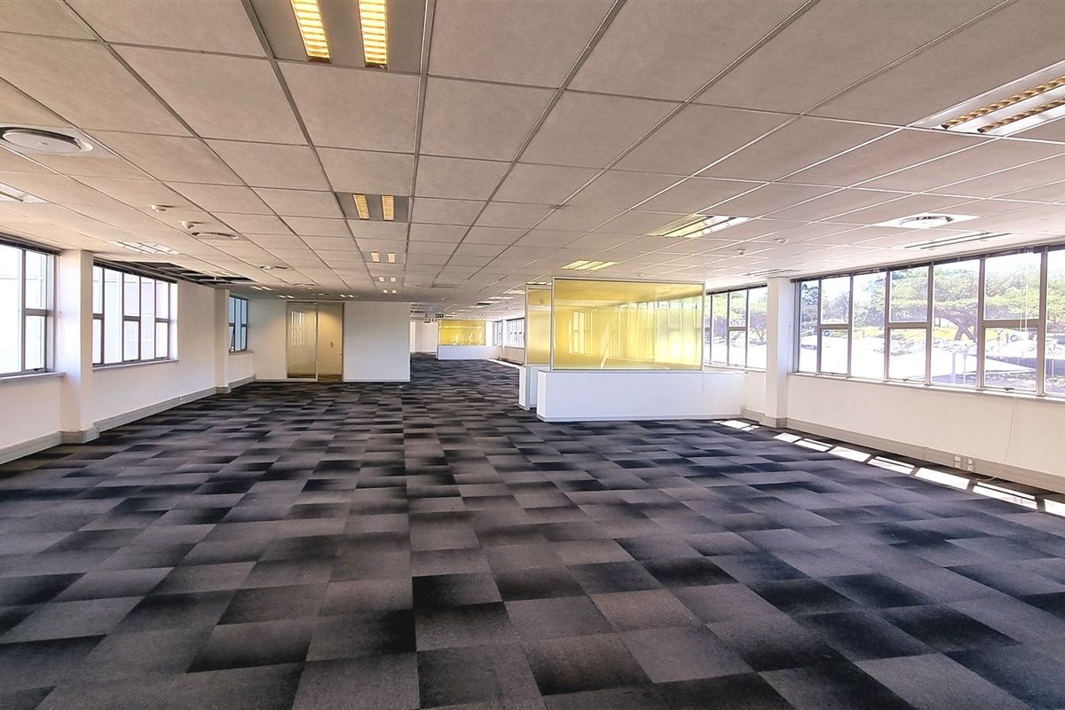 Freestanding Building to let in Woodmead North - Photo 3